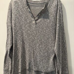 American Eagle Outfitters Textured Gray Button Down Shirt